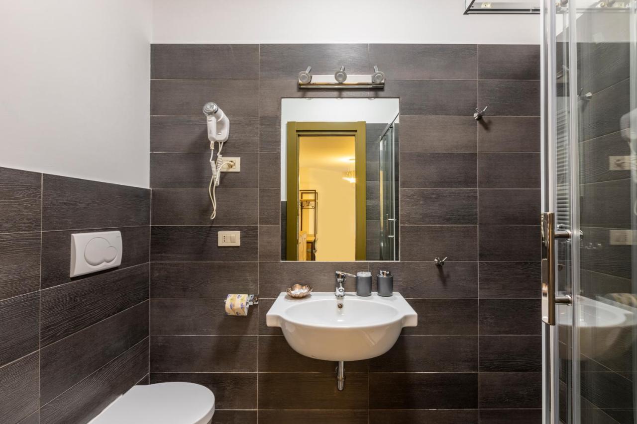 La Riviere Guesthouse Trastevere Rome Exterior photo
